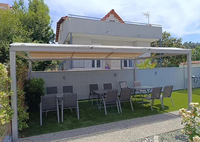 Z Elegant * Peraia (Thessaloniki)